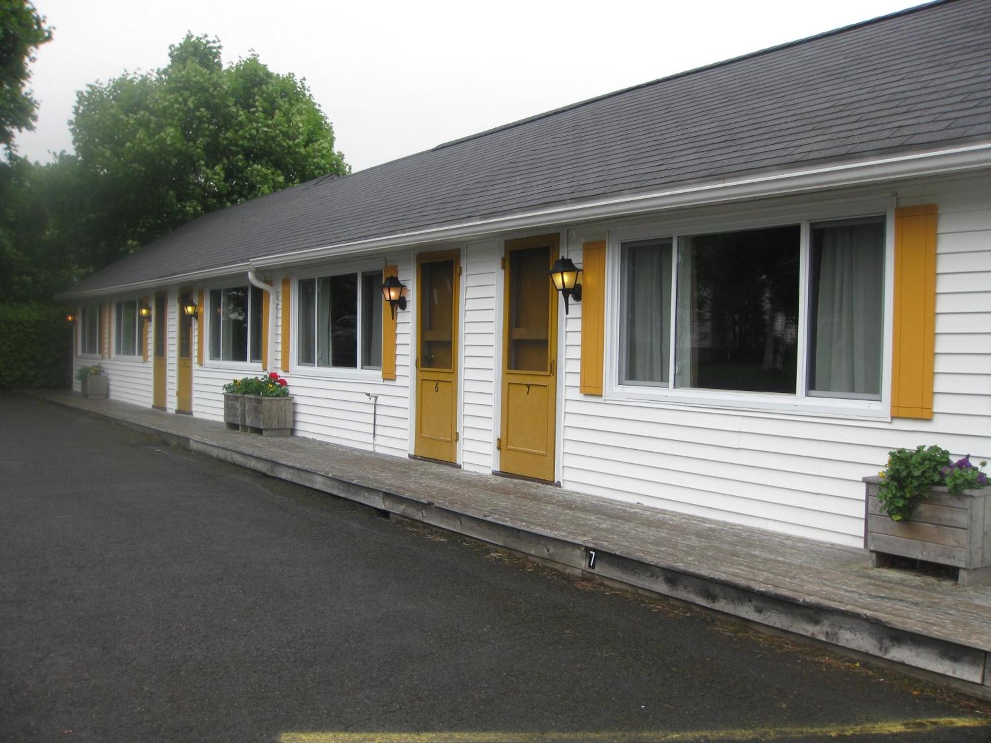 Picket Fence Motel St. Andrews By The Sea Екстериор снимка