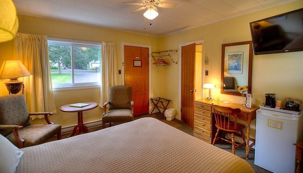 Picket Fence Motel St. Andrews By The Sea Екстериор снимка