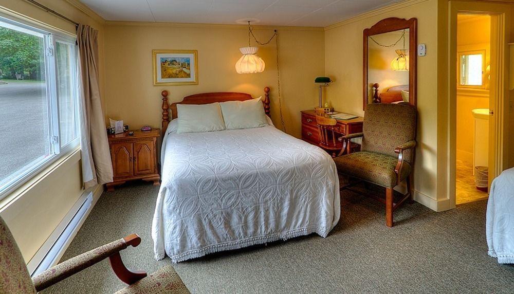 Picket Fence Motel St. Andrews By The Sea Екстериор снимка