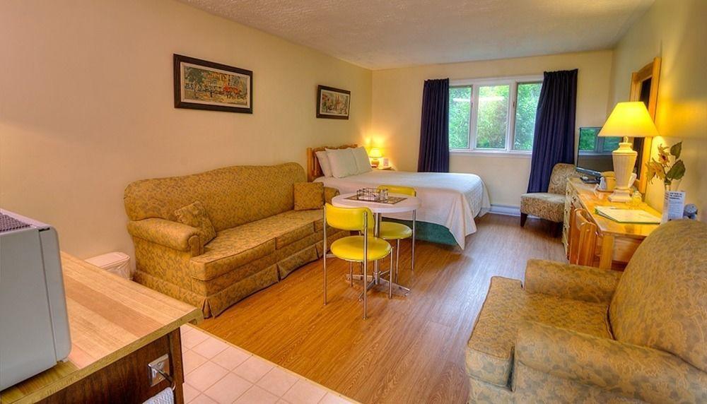 Picket Fence Motel St. Andrews By The Sea Екстериор снимка